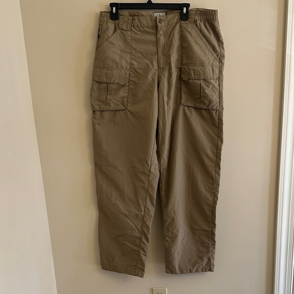Relaxed Fit Nylon Khaki Cargo Pants with Utility Pockets